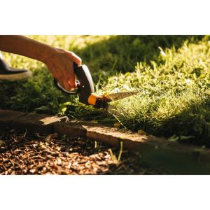Fiskars Döner Başlı Çim Çit Kenar Kesme Makası 113680-1000589