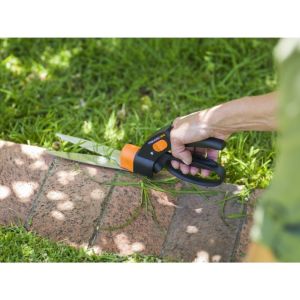 Fiskars Döner Başlı Çim Çit Kenar Kesme Makası 113680-1000589