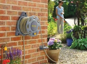 Hozelock 2422H Hortum Makarası Duvara Monte 15 M Hortumlu