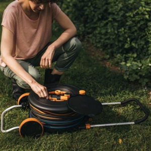 Fiskars 1023644 Arabalı Hortum Makarası Seti 30 mt